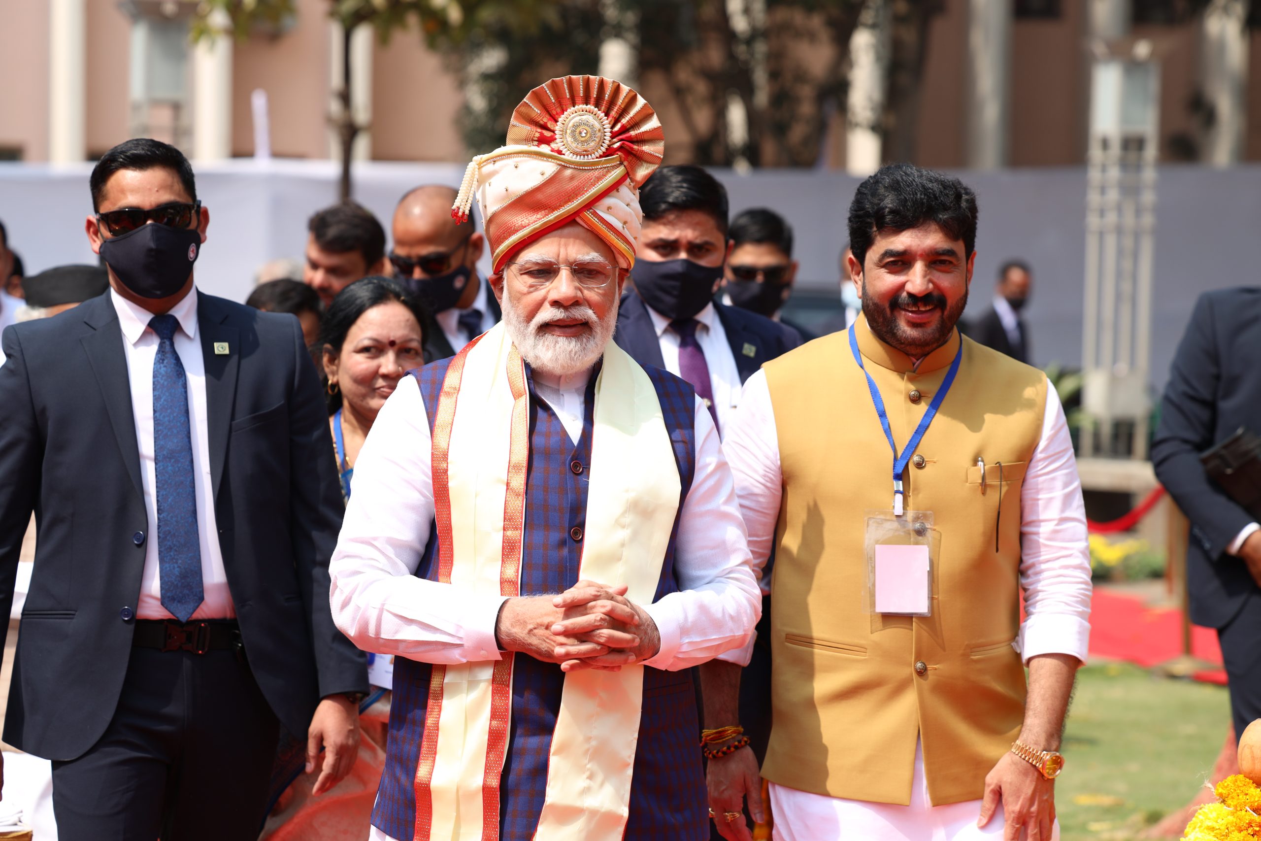National leadership and public service